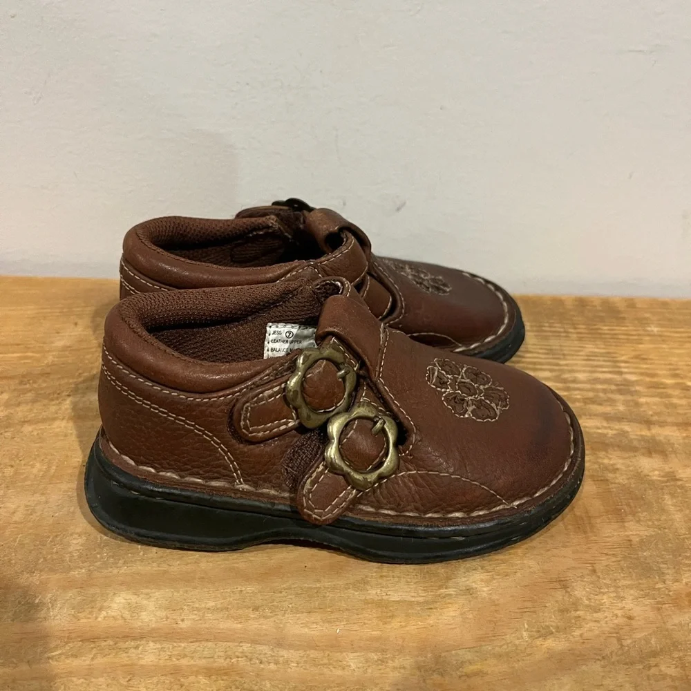 Health Tex VTG girls brown leather flower slip on loafer shoes y2k size 7‎ GUC